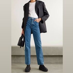 Vintage Levi’s 516 high-waisted medium-wash jeans. 💙